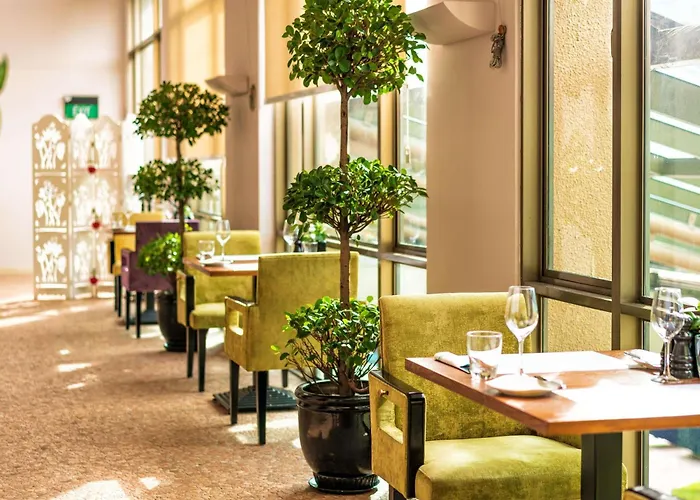 Beach hotel: Sofitel Saigon Plaza