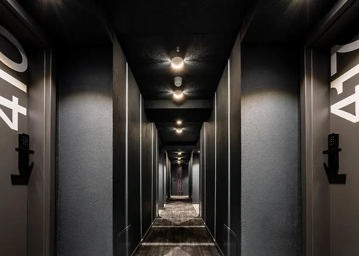  Savoy