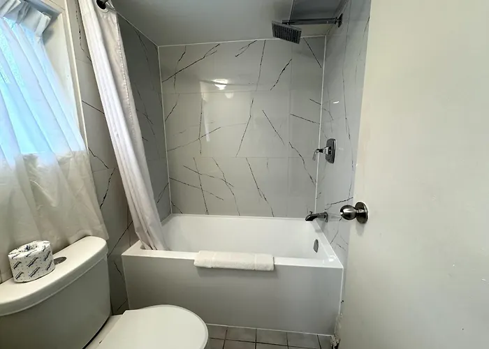 Super 8 By Wyndham Guelph