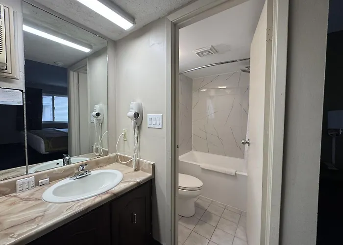 Super 8 By Wyndham Guelph