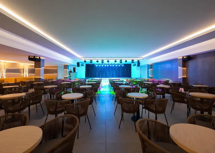 Hotel Club Cala Romani