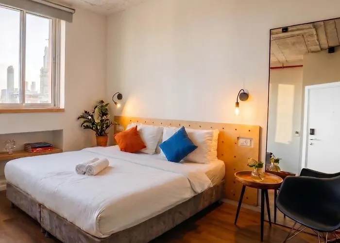 Domus Metro Hotel