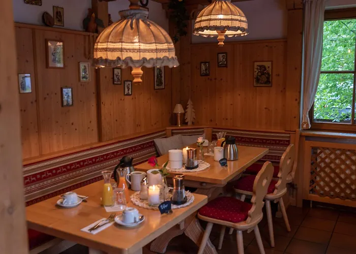 3 SterneHotel &Restaurant Grüner Baum - Die Grüne Oase Am