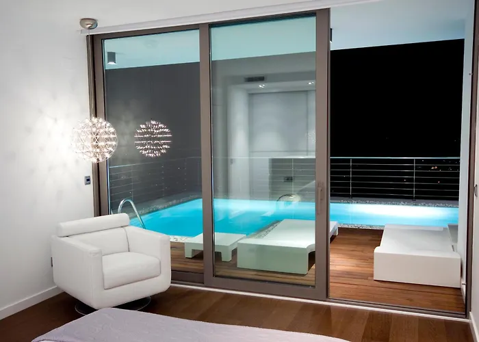 Hills Luxury s