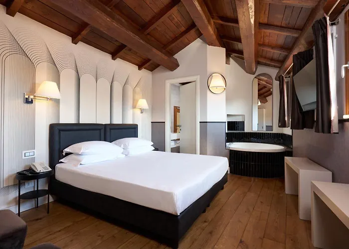 Navona Palace Luxury Inn