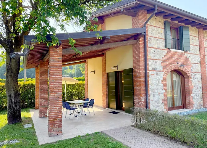  Borgo Mondragon
