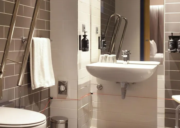 Holiday Inn Express&Suites Lisbon - Príncipe Real by IHG