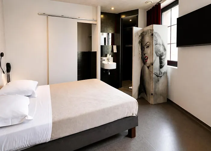 7Art Hotel