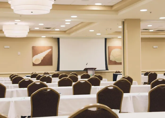 Hotels with tennis Holiday Inn Ocean City By Ihg