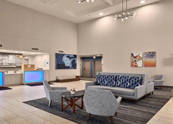 Holiday Inn Express & Suites Airport By Ihg