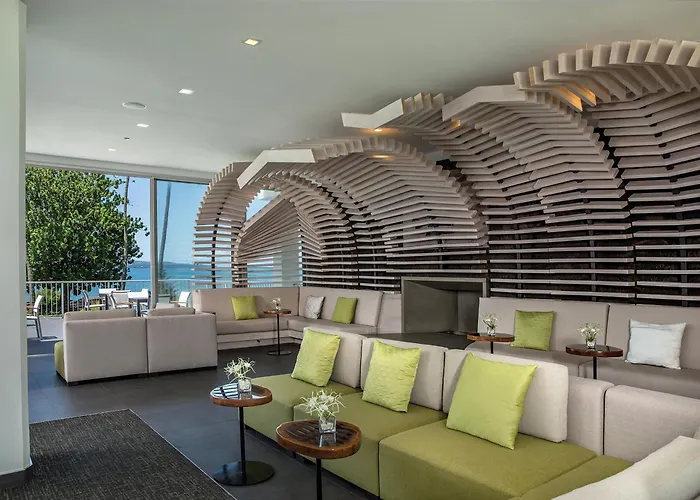 Beach Hotels Grand Naniloa , A Doubletree By Hilton