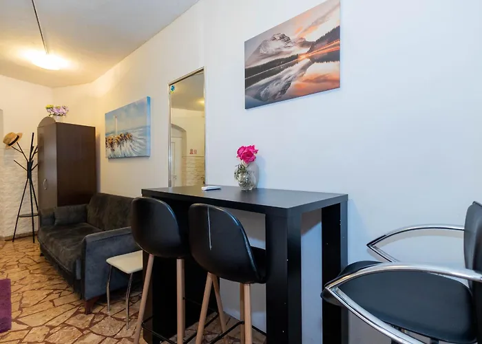 Split Inn Apartments