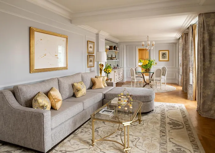  Four Seasons George V Paris