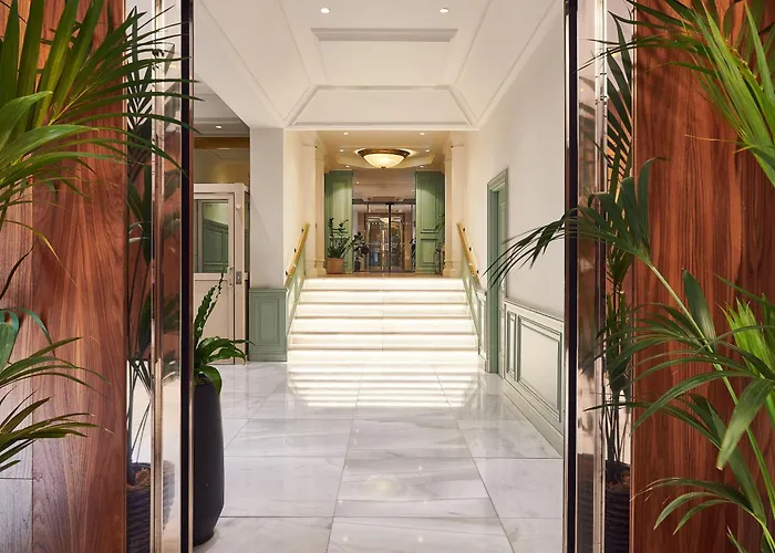 Level At Melia White House