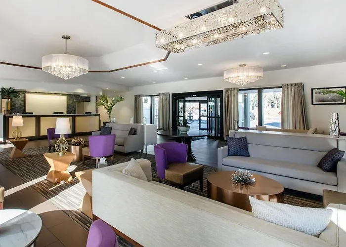 Radisson Riverfront