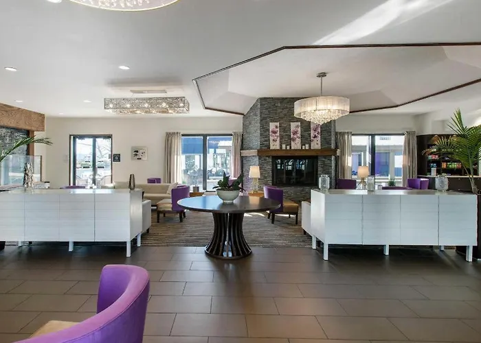 Radisson Riverfront