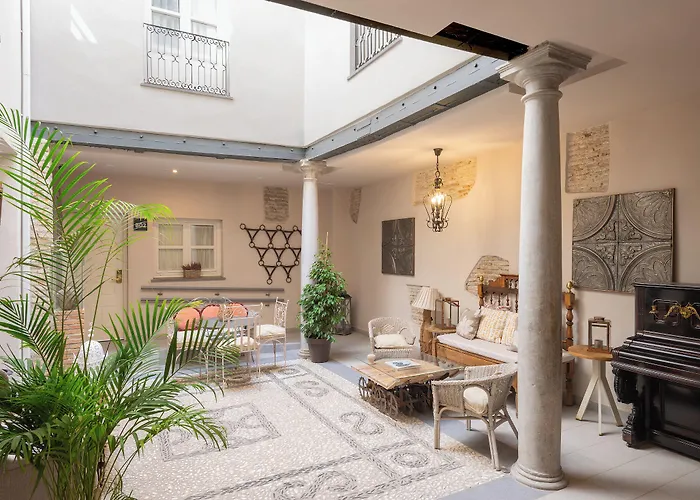 Apartments Palacio Almagra
