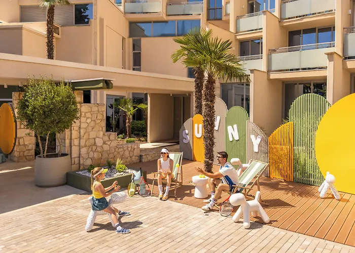 Valamar Crystal