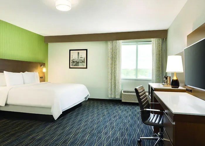 Radisson Riverfront