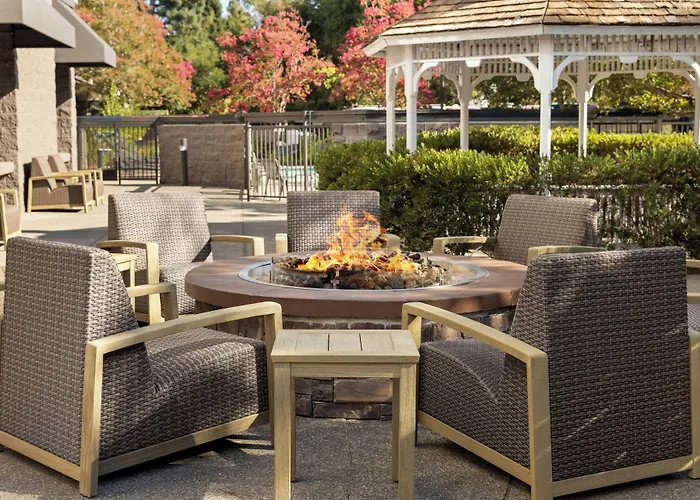 Courtyard By Marriott