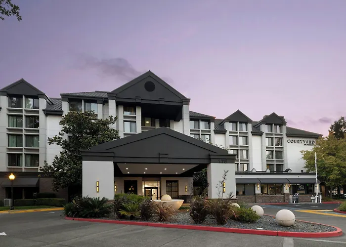 Courtyard By Marriott