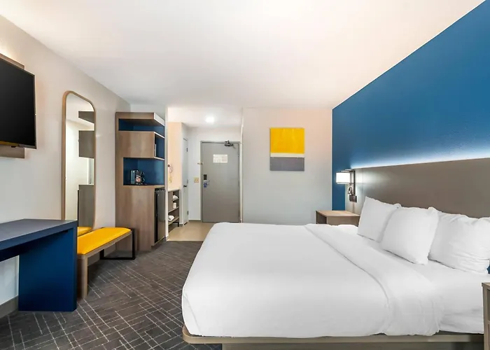 Comfort Inn & Suites - St Louis