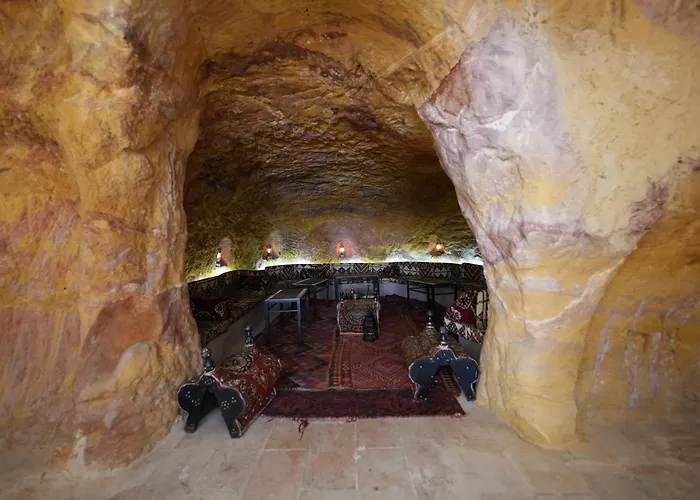 Edom Hotel