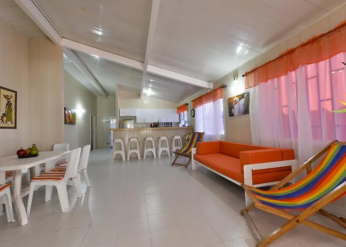 Hotel with view: Tropical Coral