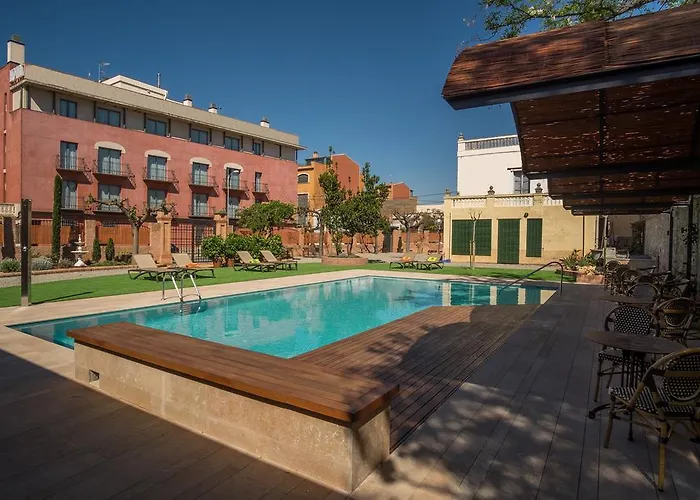 Apartaments Suites Sant Jordi Montbrió del Camp