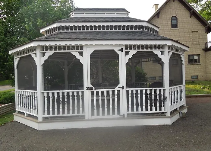 Seneca Clipper Inn