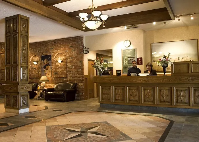 Luxury hotel only: Compass Point Inn - Surrey