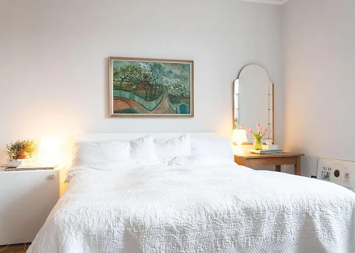 In Luxury hotels Square Sofo