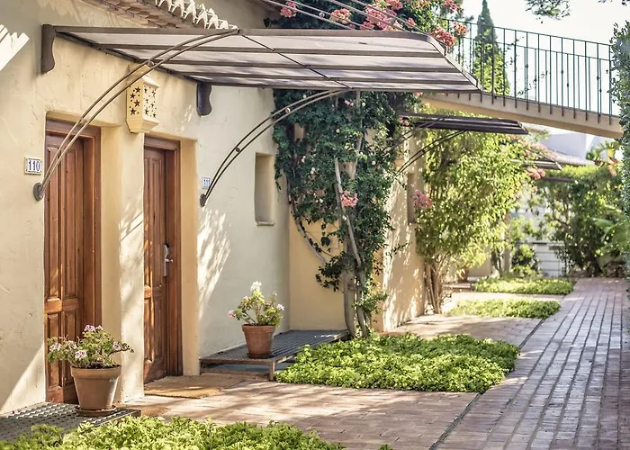 Hotel Jacuzzi: El Rodat Hotel Village Spa
