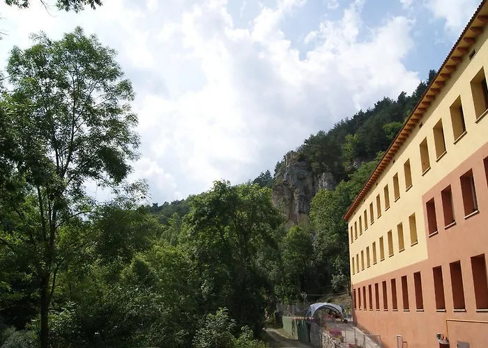 Alberg Roques Blanques