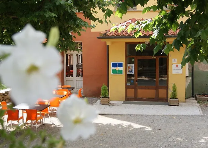 Alberg Roques Blanques