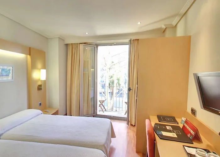 Hotels near Barcelona Massana School