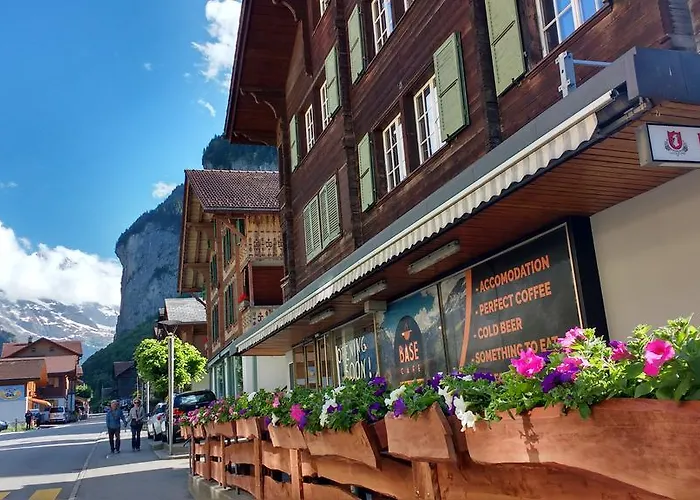 Ferienwohnungen Base Cafe