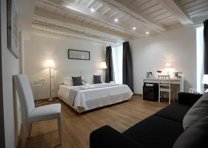 Hotel: La Maison De Charme Rooms