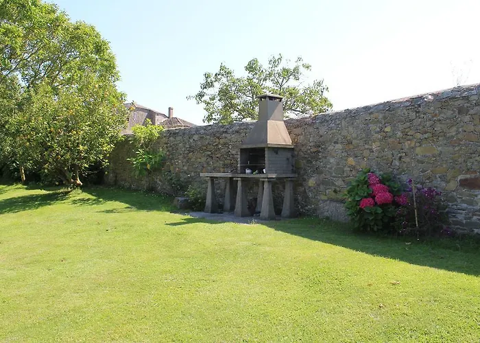 Apartamentos Casa Cerolleiro Castropol