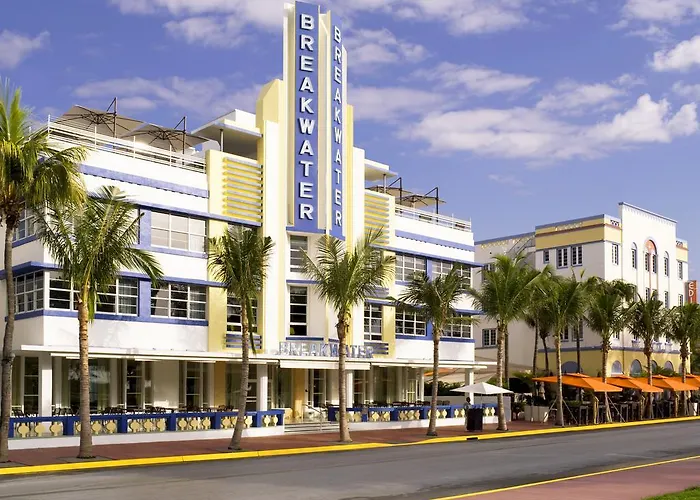 Hotel Breakwater South Beach
