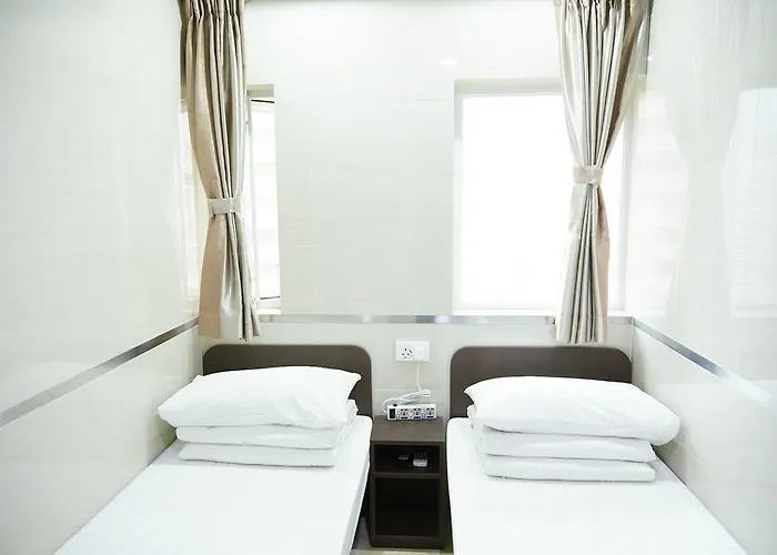 Cheap hotel: The Royal Palace Hotel