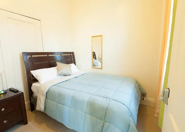 Vacation rental: Studio And 1 Bedroom Apartments - Bronx