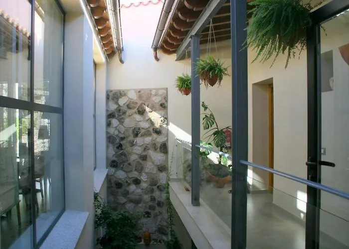 El Mirador De Las Monjas