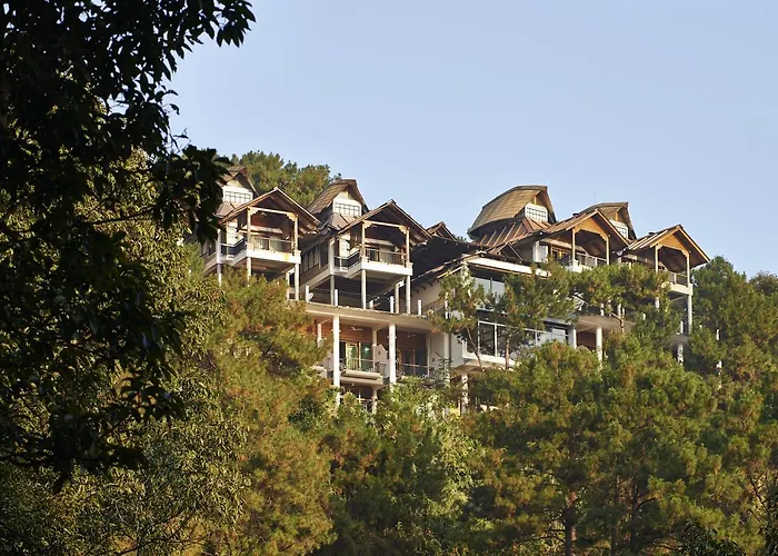 Luxury hotel only: Ri Kynjai Serenity By The Lake