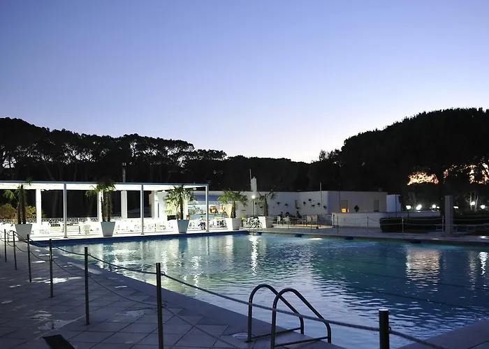 Hotel 5 stelle: La Serra Holiday Village & Beach Resort