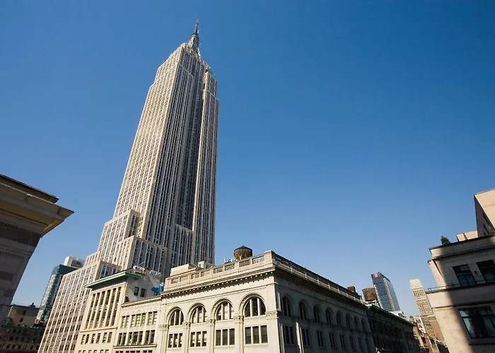 Beach hotel: U Hotel Fifth Avenue, Empire State Building