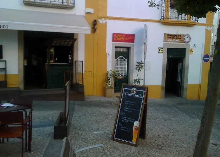 Good Mood Hostel Évora