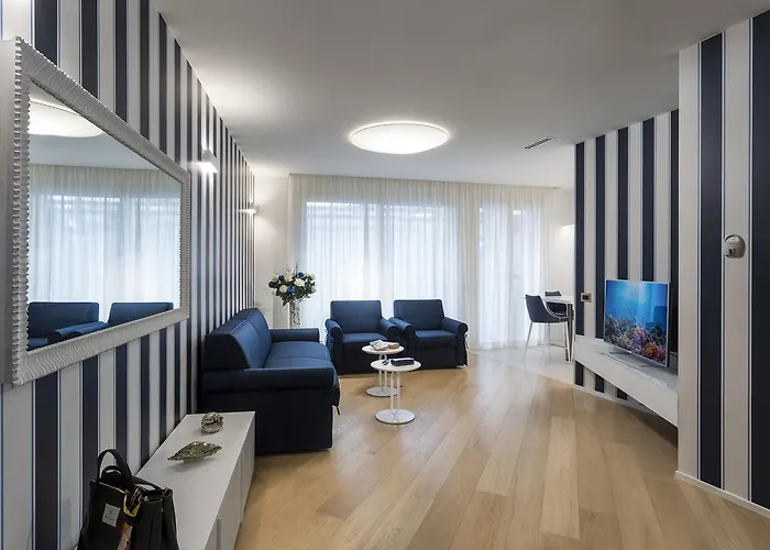  Embassy Aparthotel