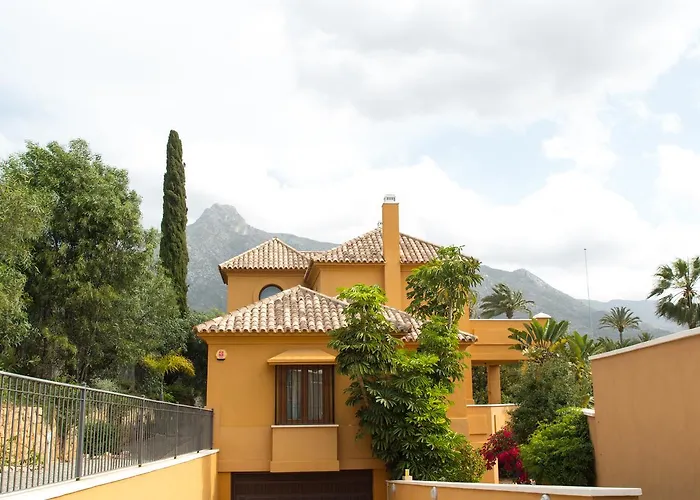 Las Lomas De