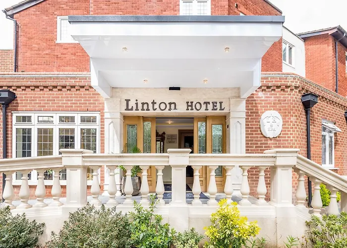 Hotels with tennis Linton Luton